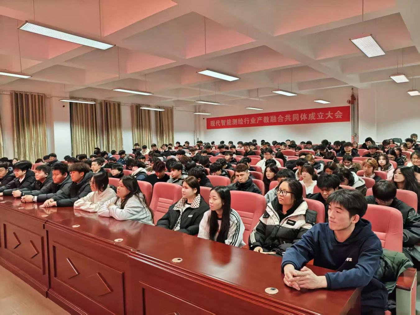 聚力宿舍管理，护航学子成长 —— 建筑工程系召开2025-2026学年第一学期宿舍长管理培训会议