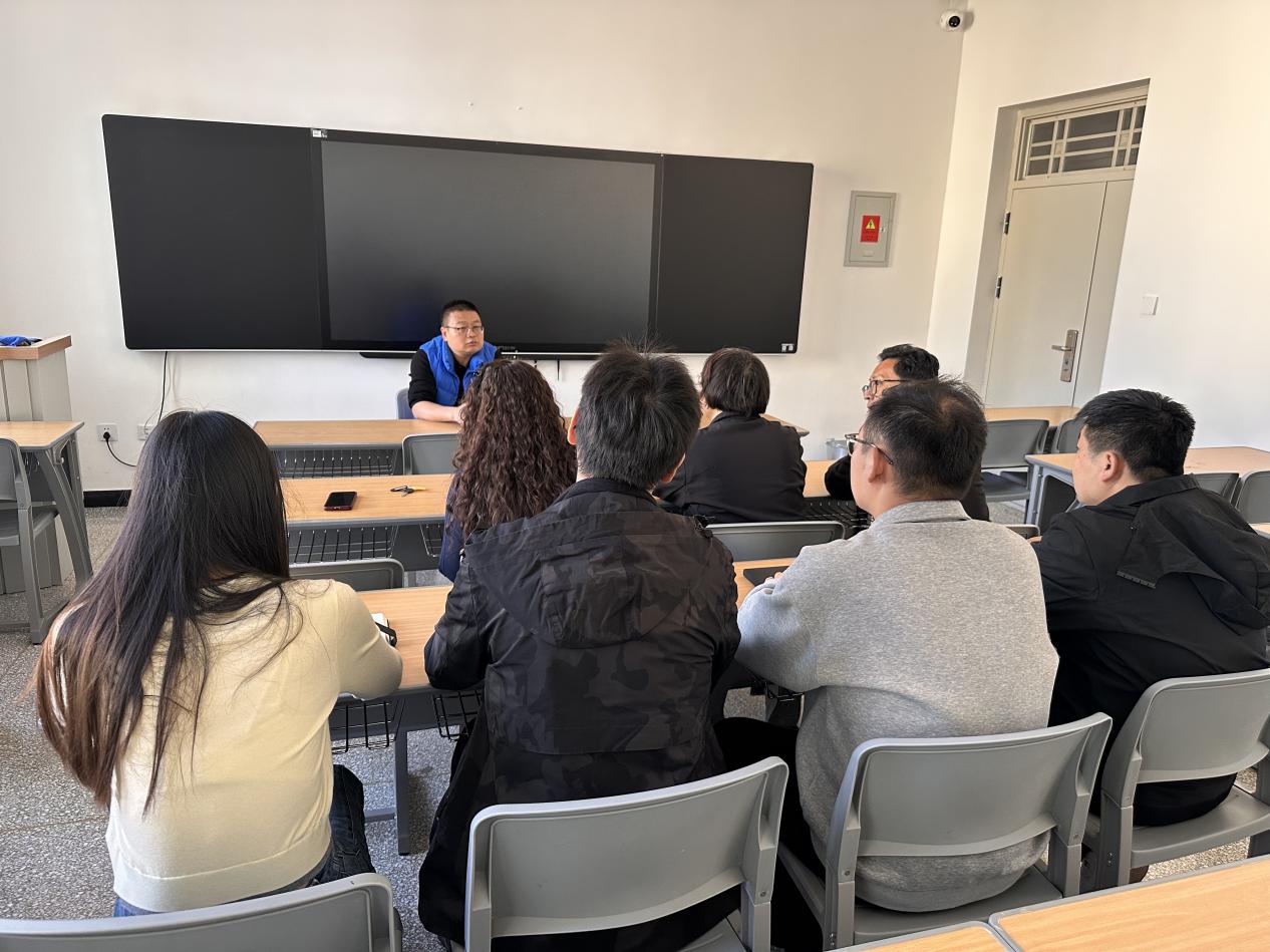 倾听新声，共筑匠心 | 建筑工程系党支部召开新进教师座谈会