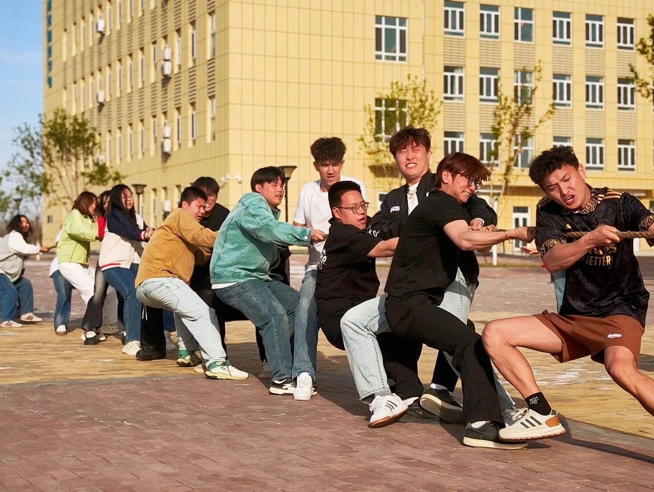 绳凝建工魂 力展少年风 ——建筑工程系拔河比赛热血落幕